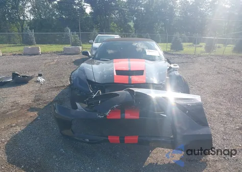 2015 Chevrolet Corvette Stingray Z51 из США, поврежденный, VIN 1G1YL3D73F5119264